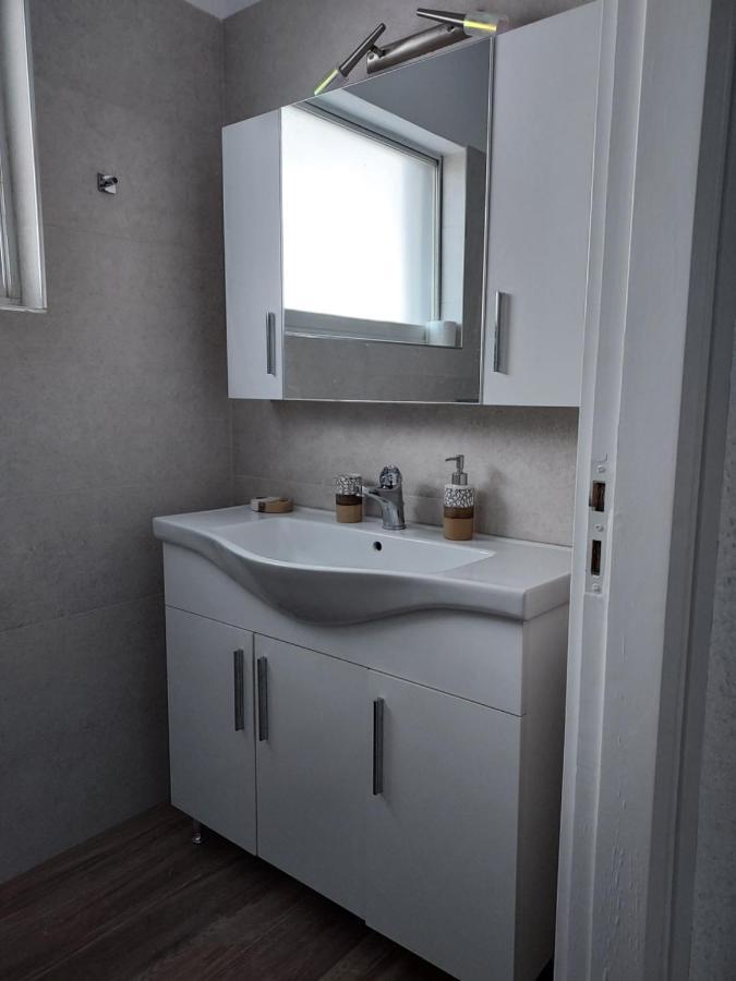 Aqua Apartments Loutra Oraias Elenis Esterno foto